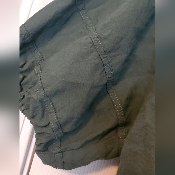 Old Navy Forest Green Women's Blouse - Picture 5 of 5